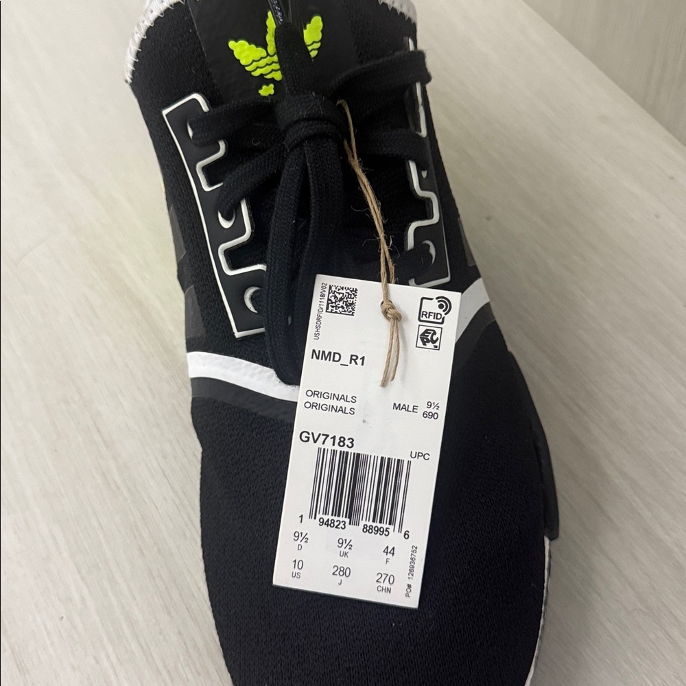 Adidas NMD R1 - Picture 10 of 10